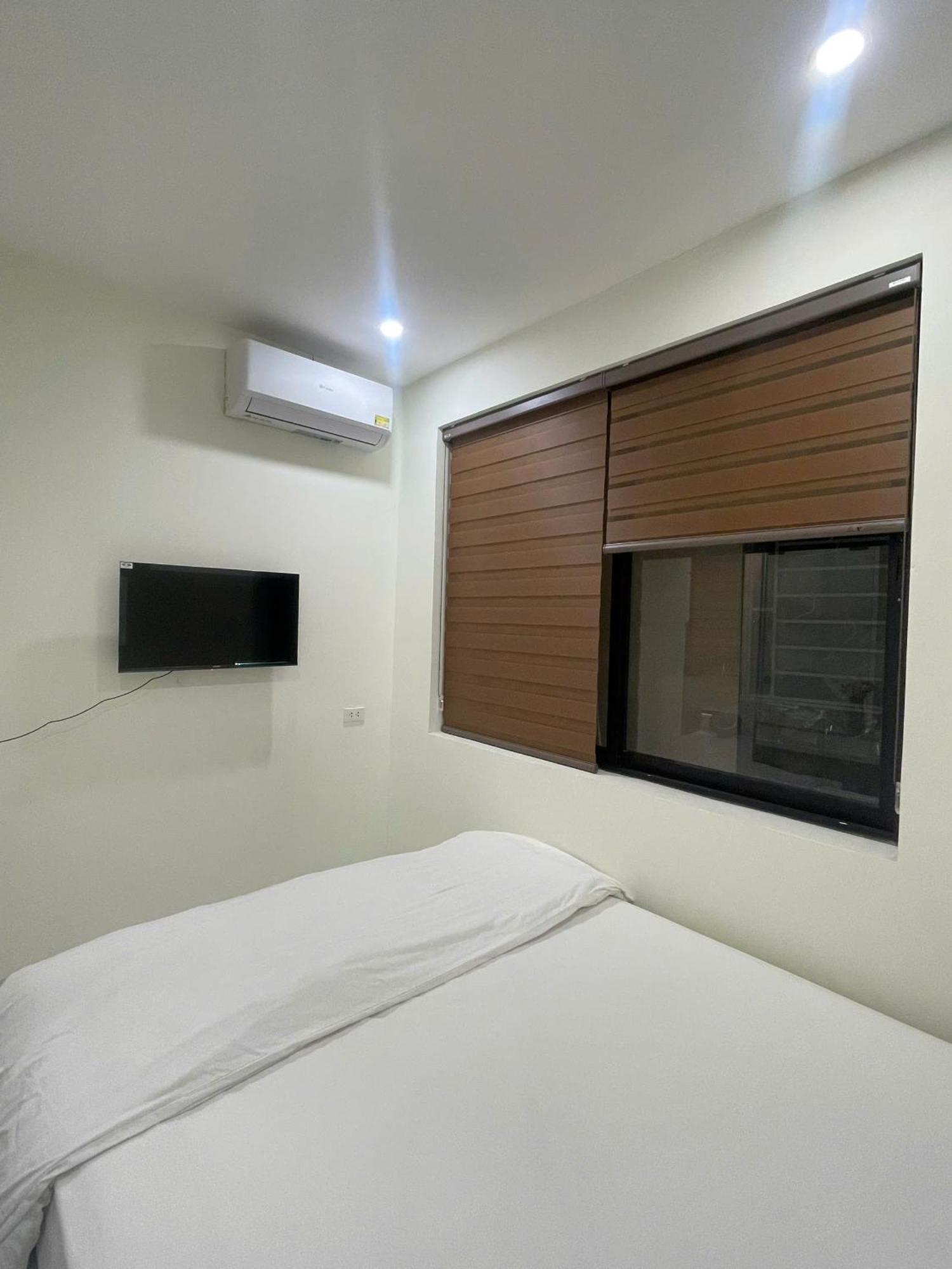 Era Apartment Xuan Thuy Hanoi Exteriör bild