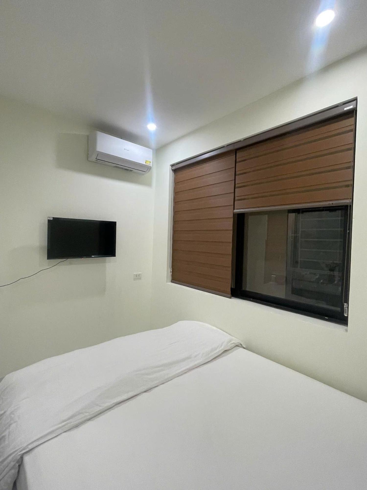 Era Apartment Xuan Thuy Hanoi Exteriör bild