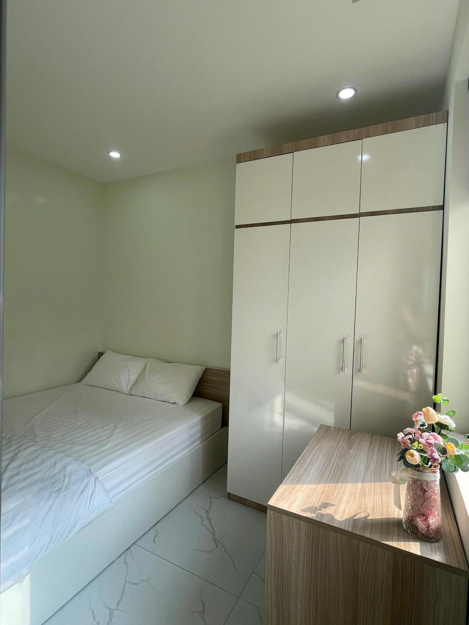 Era Apartment Xuan Thuy Hanoi Exteriör bild