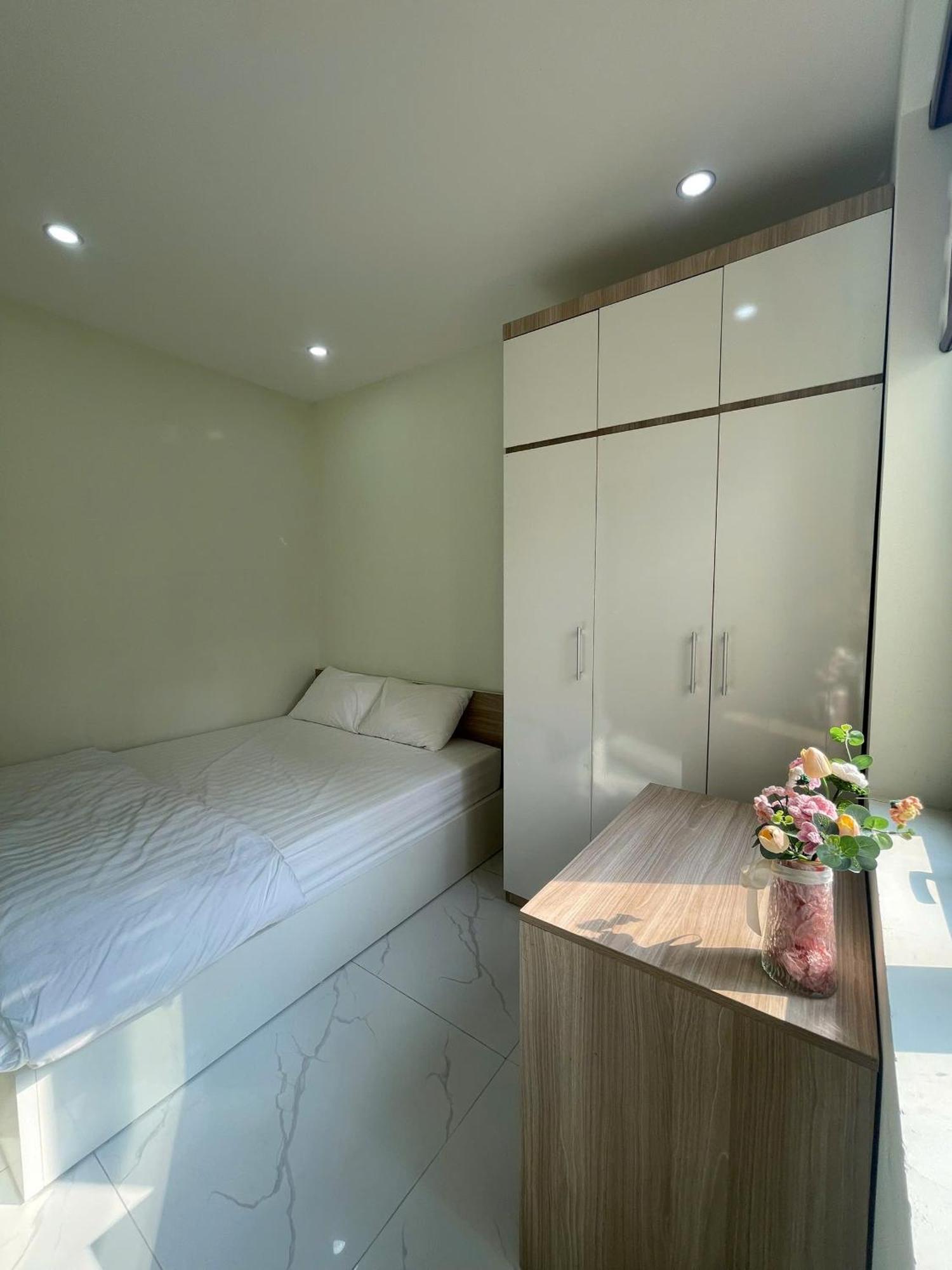 Era Apartment Xuan Thuy Hanoi Exteriör bild