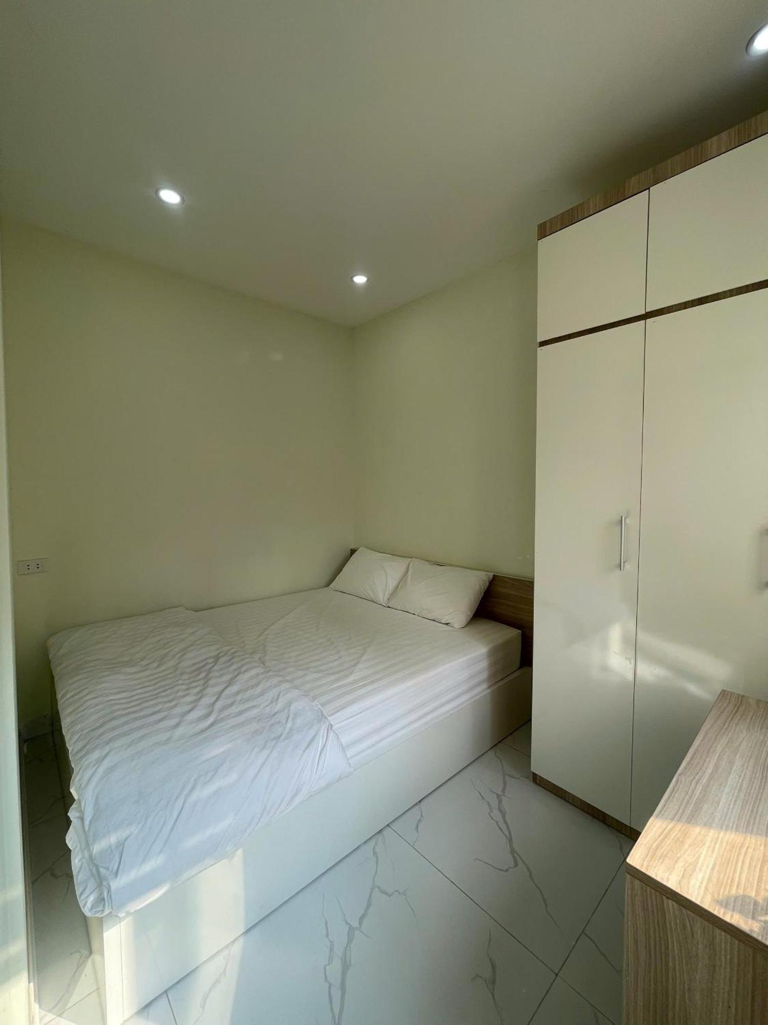 Era Apartment Xuan Thuy Hanoi Exteriör bild