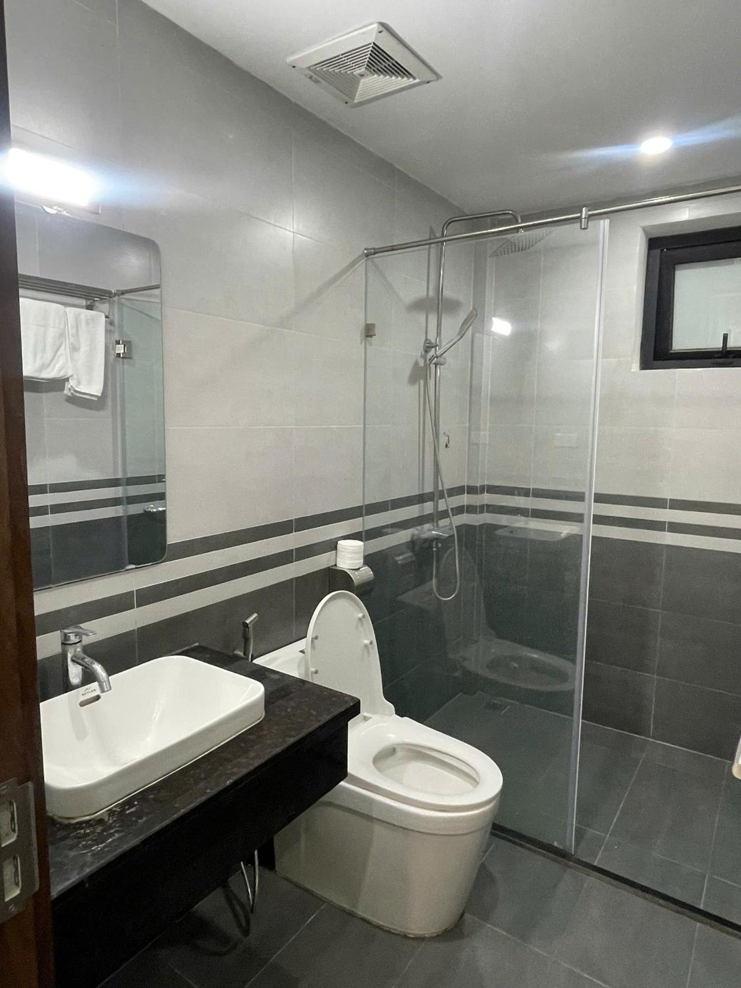 Era Apartment Xuan Thuy Hanoi Exteriör bild