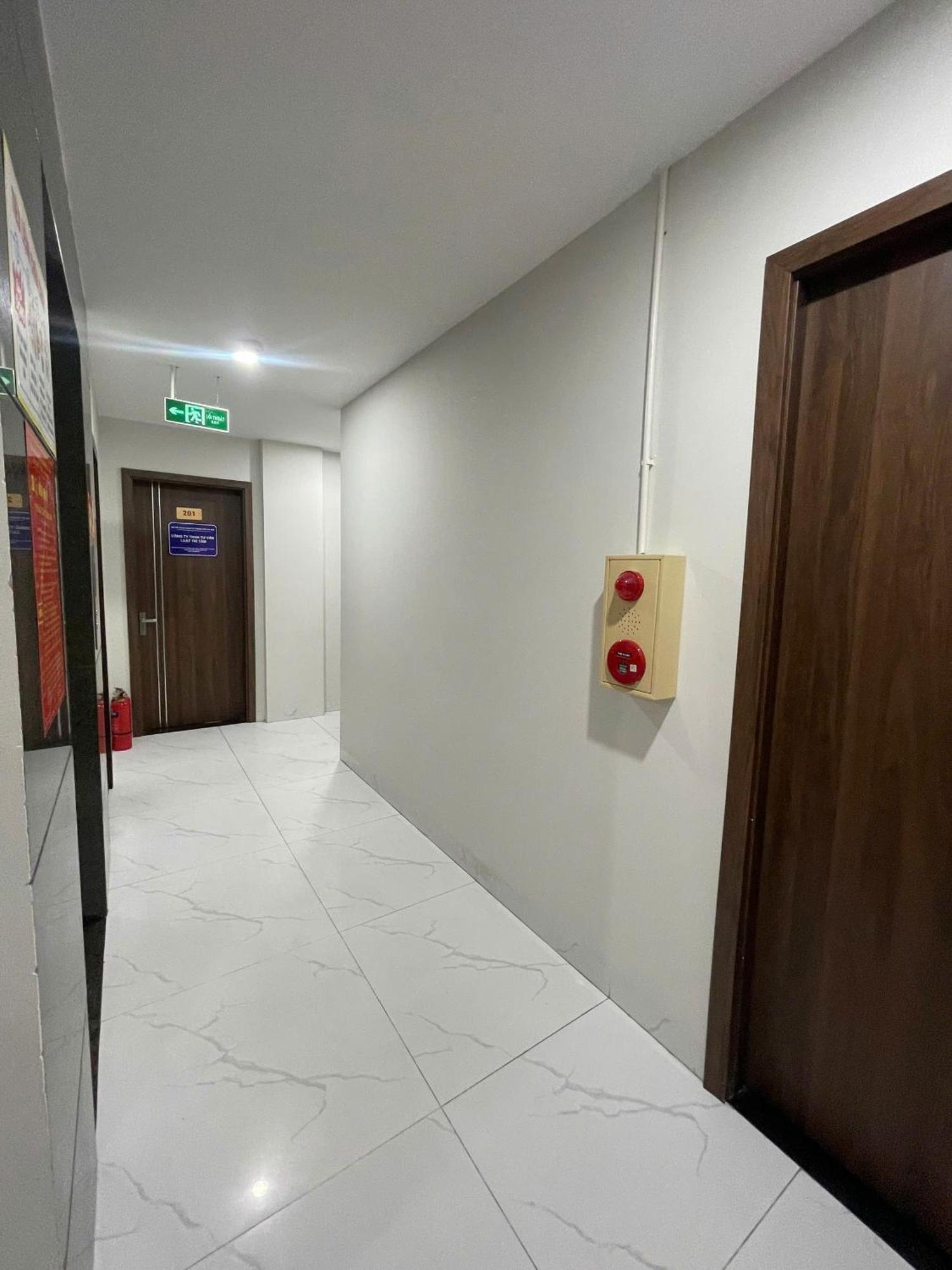 Era Apartment Xuan Thuy Hanoi Exteriör bild