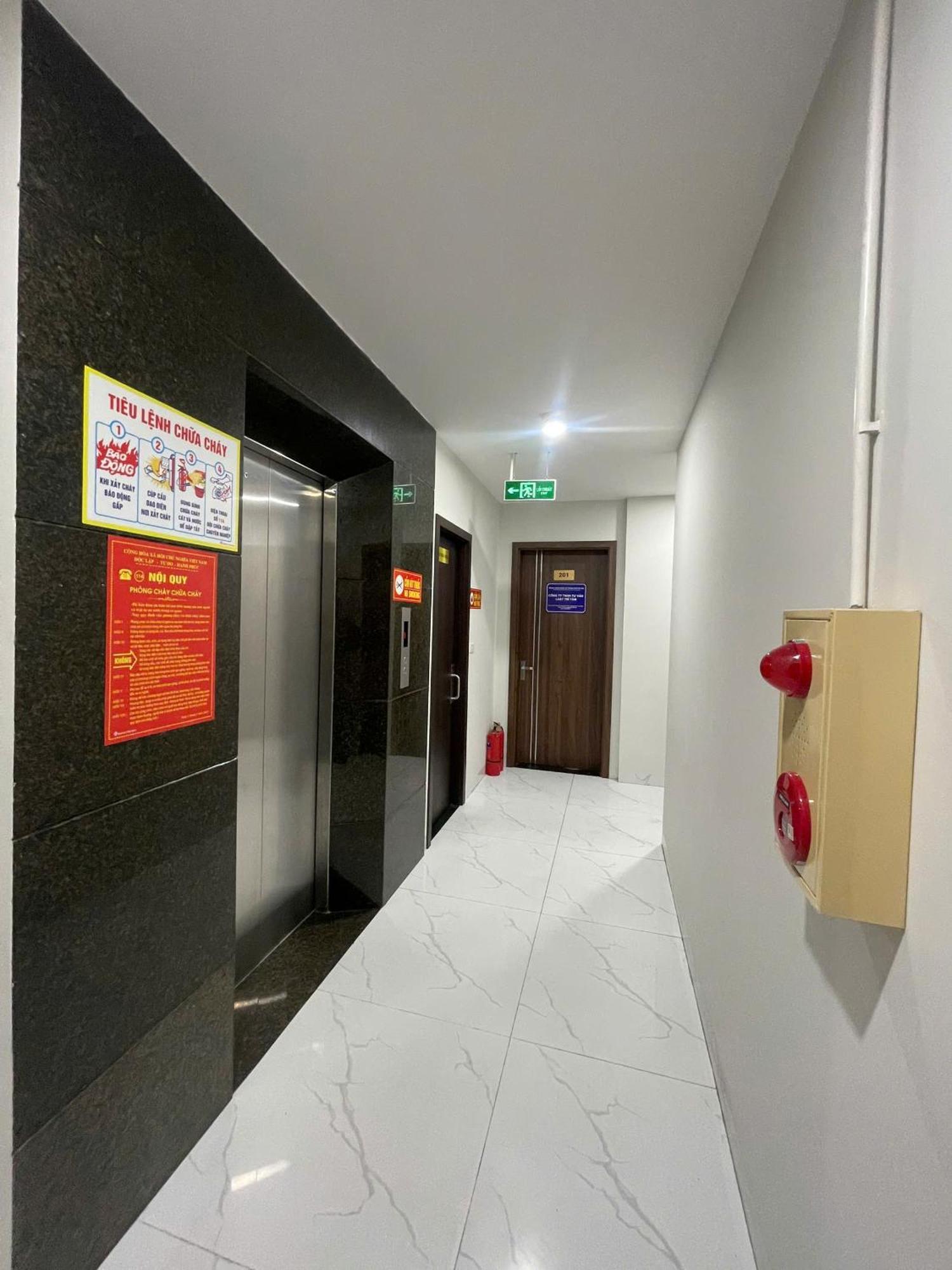 Era Apartment Xuan Thuy Hanoi Exteriör bild