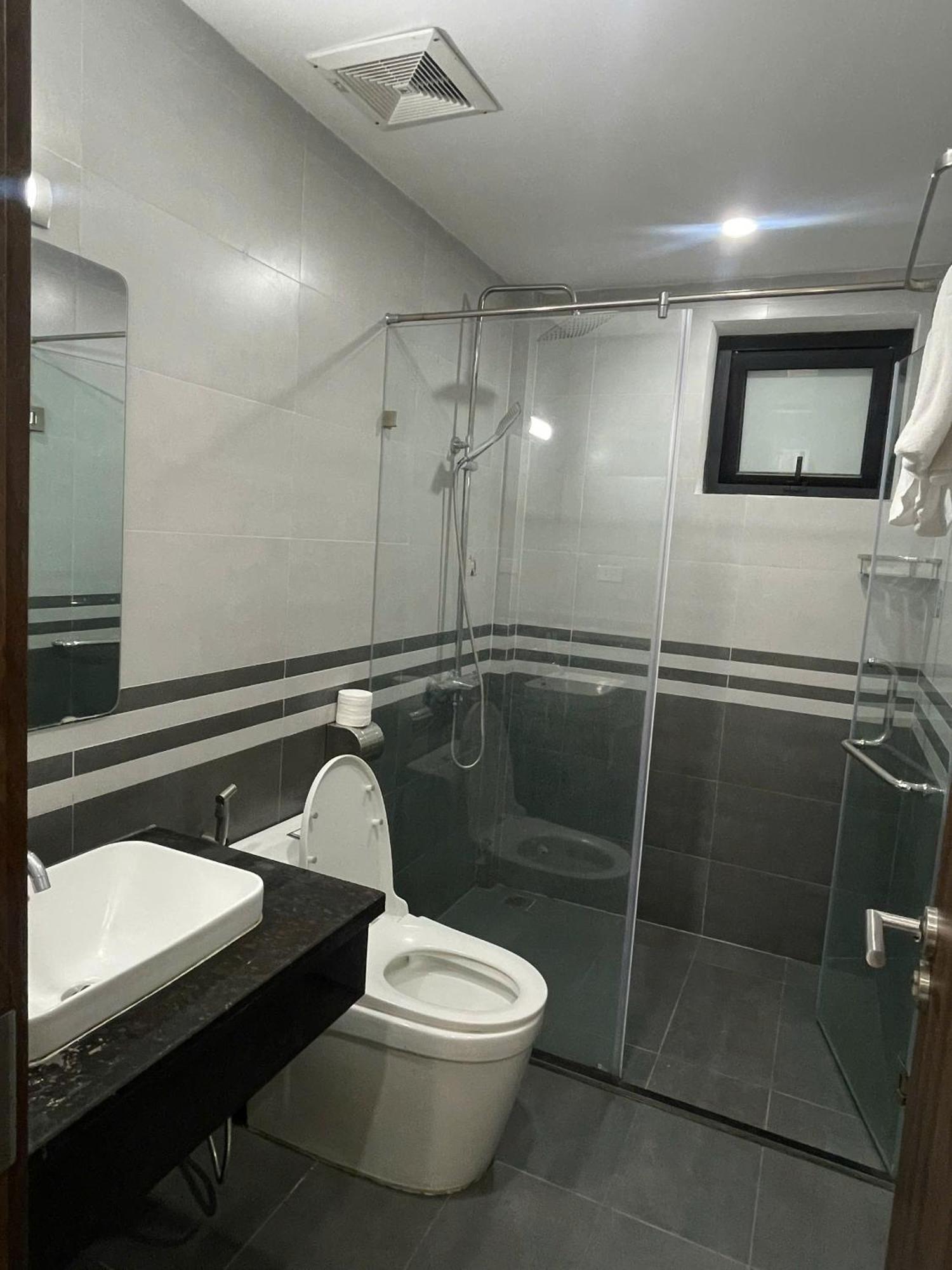 Era Apartment Xuan Thuy Hanoi Exteriör bild