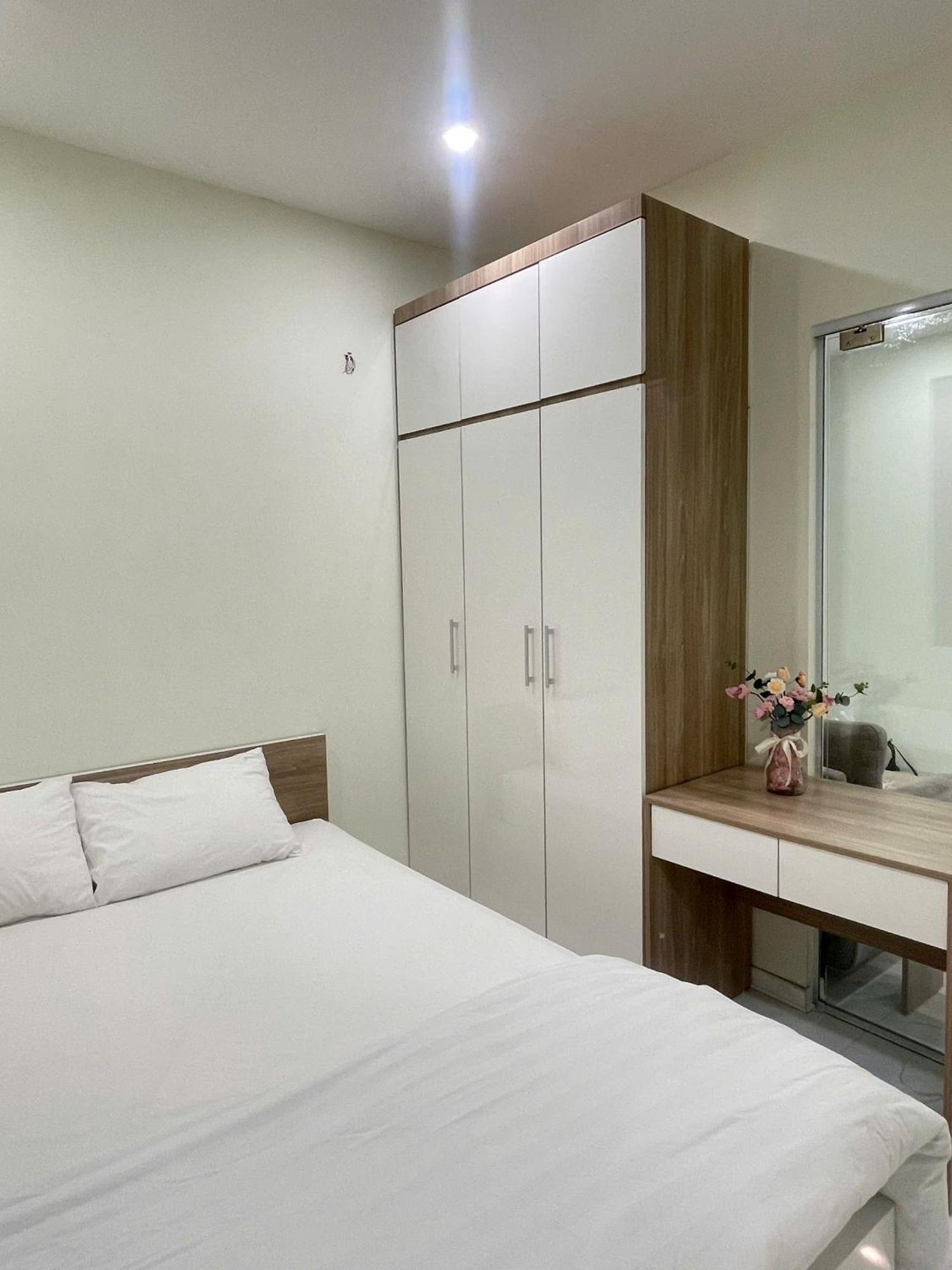Era Apartment Xuan Thuy Hanoi Exteriör bild