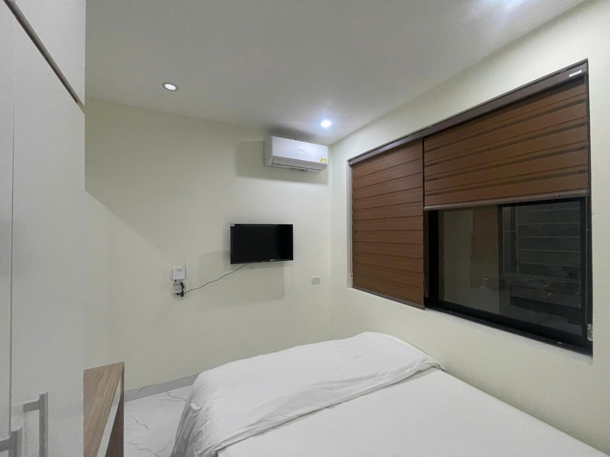 Era Apartment Xuan Thuy Hanoi Exteriör bild